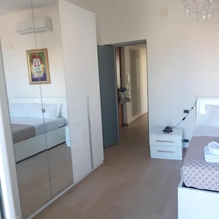 La Mimosa Di Andrea Apartment *