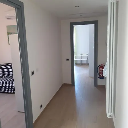 La Mimosa Di Andrea La Spezia