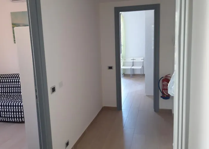 La Mimosa Di Andrea La Spezia